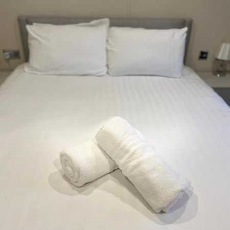 The Serenity Lodge With Hot Tub York Ngoại thất bức ảnh